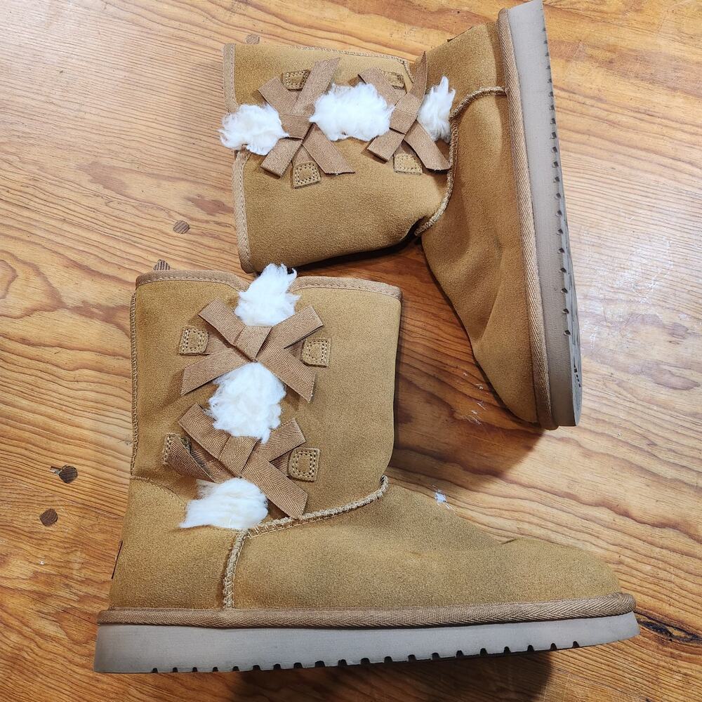 UGG Kookaburra Suede Boots Bows size 8 Tan Y2k Cozy Sherpa Fluffy Suede